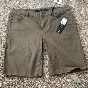 Tinsel town denim Bermuda shorts, olive green